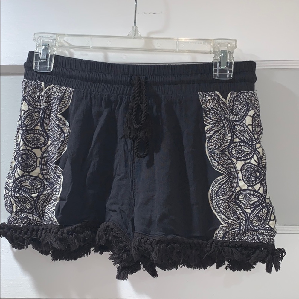 Linen tasseled dark grey and cream shorts
